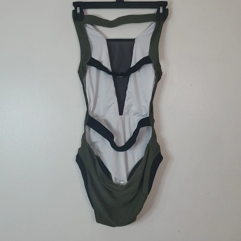 NWT CupShe One-Piece Swimsuit Mesh V Front Open 3 Strap Back Size Medium